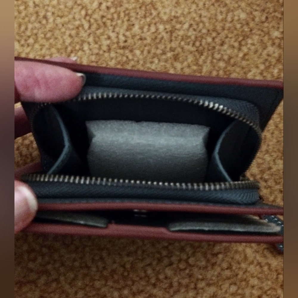 Coach/Peanuts Collab Wallet - Picture 4 of 8